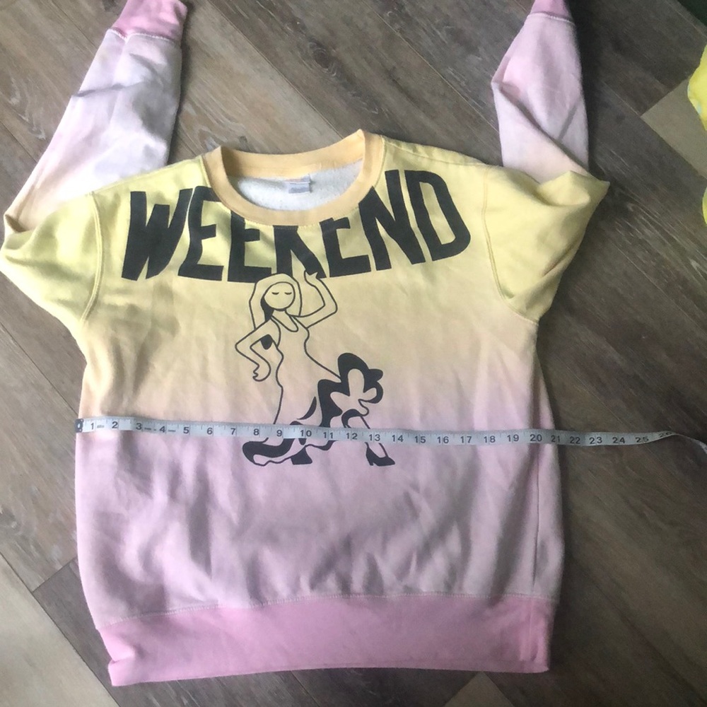 just selling to clean put my closet!
